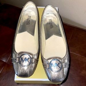 Michael kor women’s flats